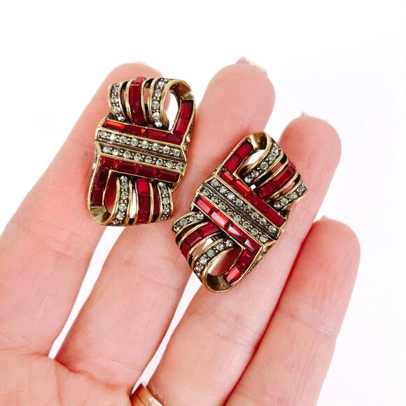 Heidi Daus Ribbon Candy Swarovski Red Rhinestone Holiday Clip On Earrings - Picture 3 of 11